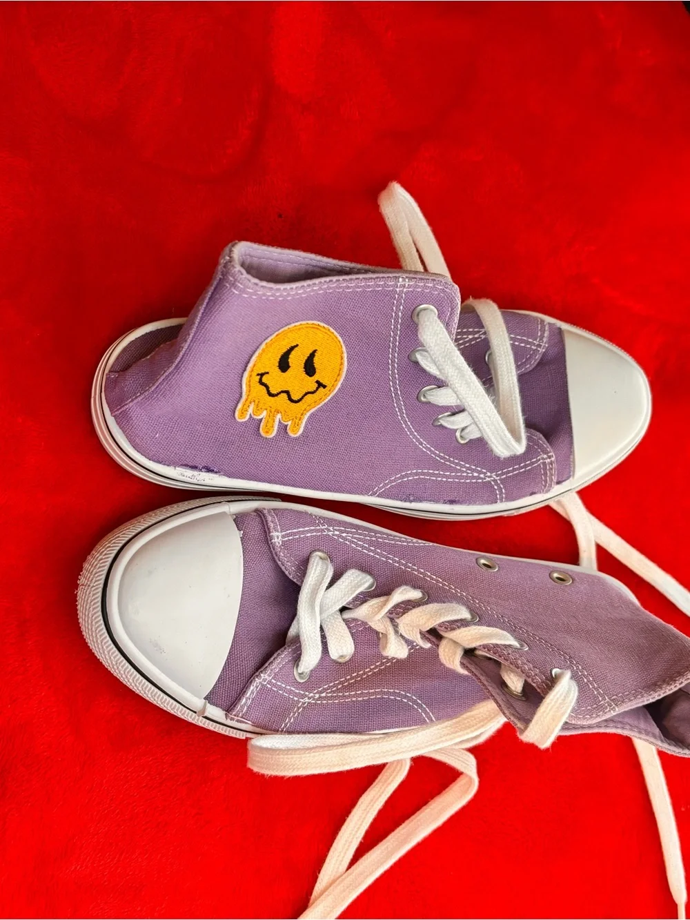 Charles Albert Lavender High-Top Sneakers with Yellow Smiley Patch